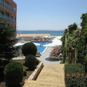 Sunny Bay Aparthotel